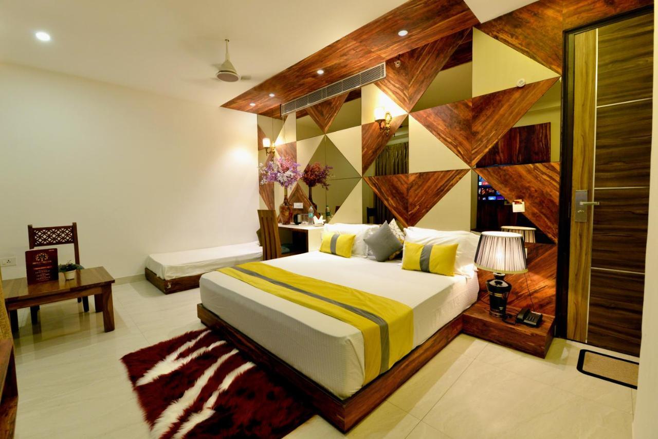 Hotel The Yellow Nayagaon Екстер'єр фото
