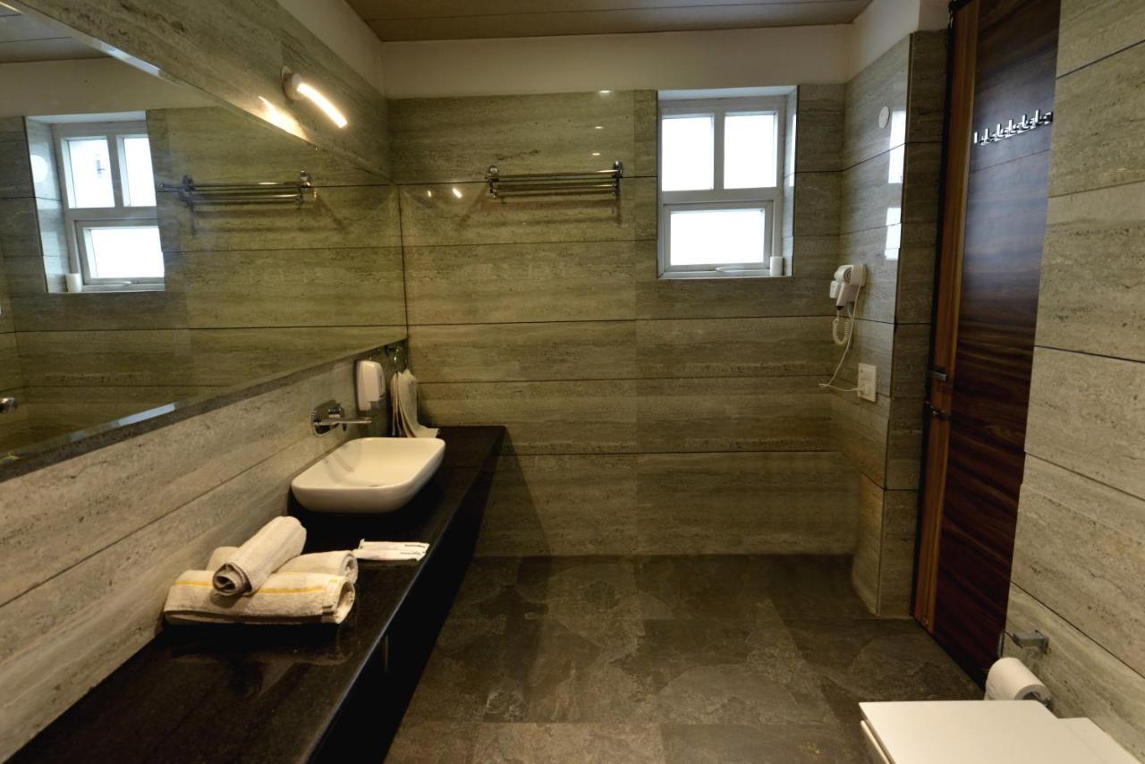 Hotel The Yellow Nayagaon Екстер'єр фото